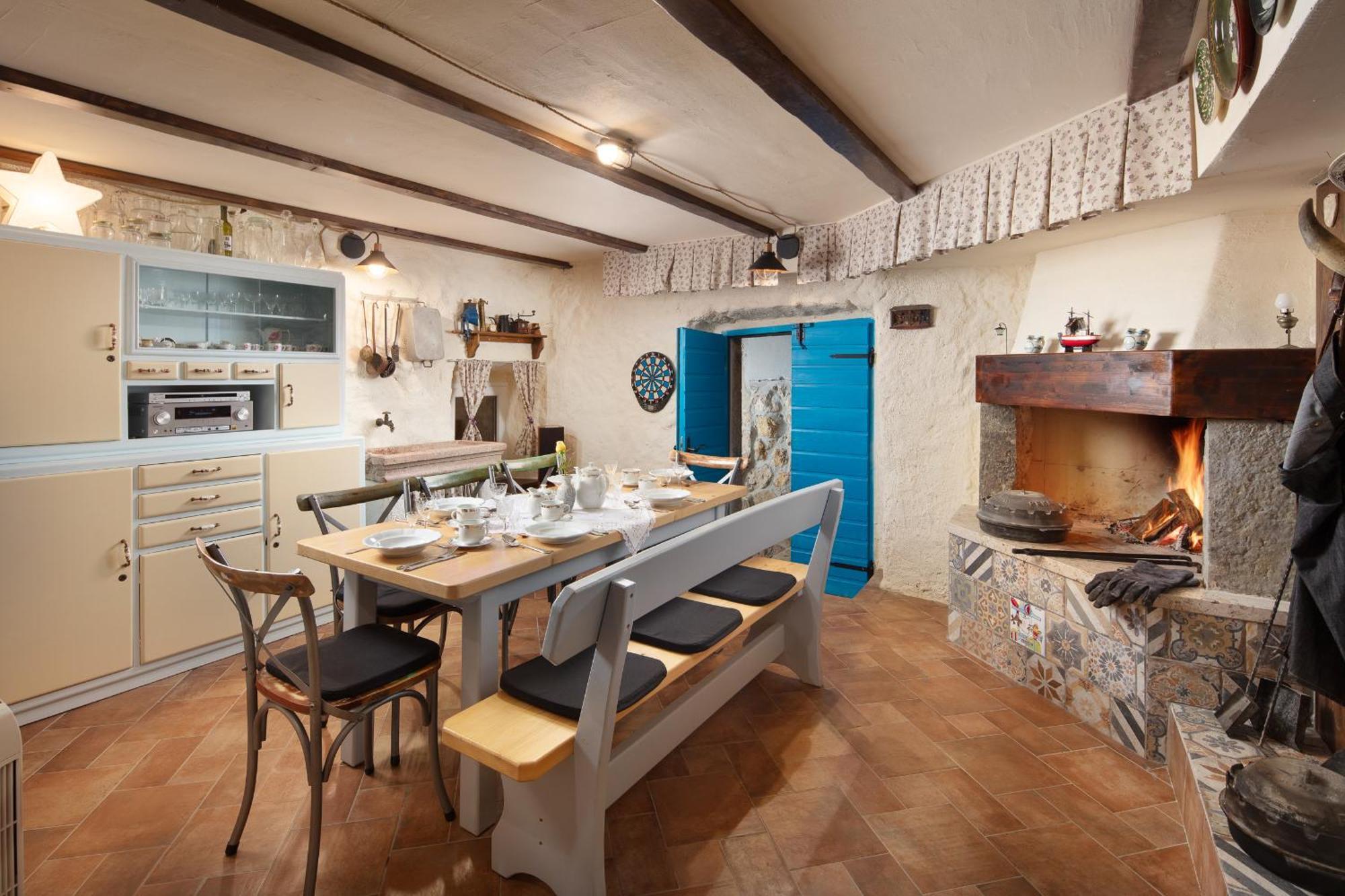 Dobrinj Mondinica Heritage House - Heated Pool מראה חיצוני תמונה