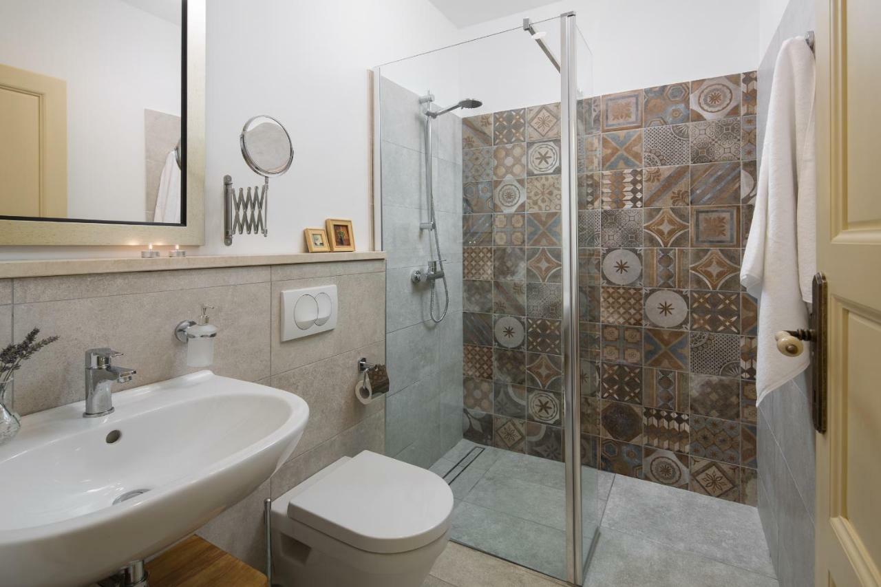 Dobrinj Mondinica Heritage House - Heated Pool מראה חיצוני תמונה